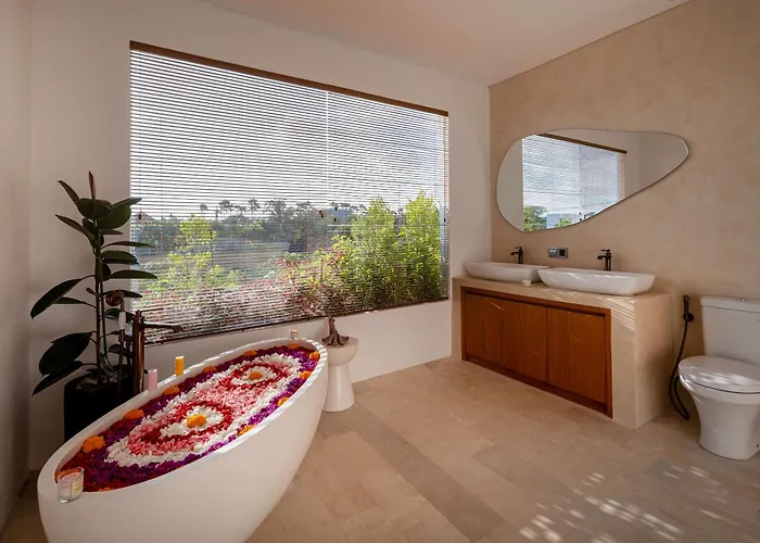 Ferienhaus Soluna Luxury 4bd With Pool & Zen Vibes Seminyak